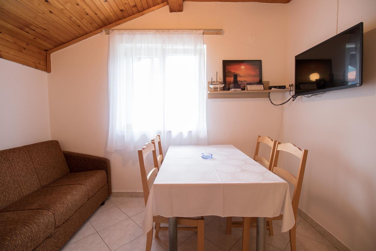 Rooms Sofija Selce Exterior foto